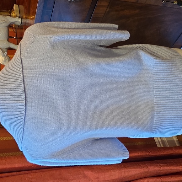 Short Sleeve Cashmere Sweater - Picture 2 of 5